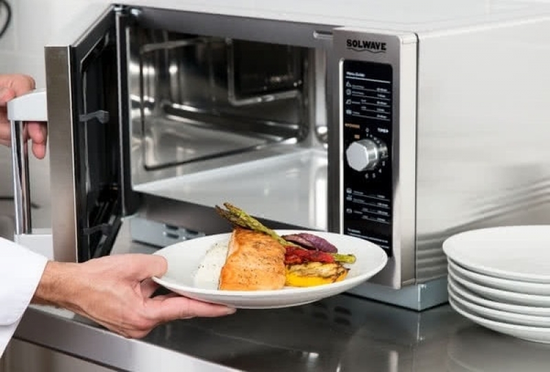 Микроволновка работает, но не греет - в чем причина?