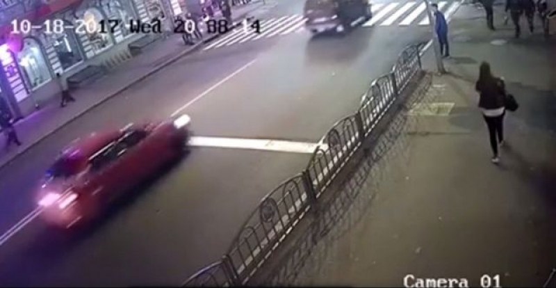 Смертельное ДТП на Сумской: обнародовано жуткое видео момента въезда авто в толпу людей (видео)