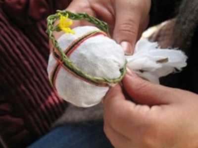 В Харькове нарисовали гигантскую куклу-мотанку