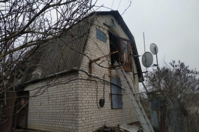 Во время пожара в дачном домике погиб мужчина