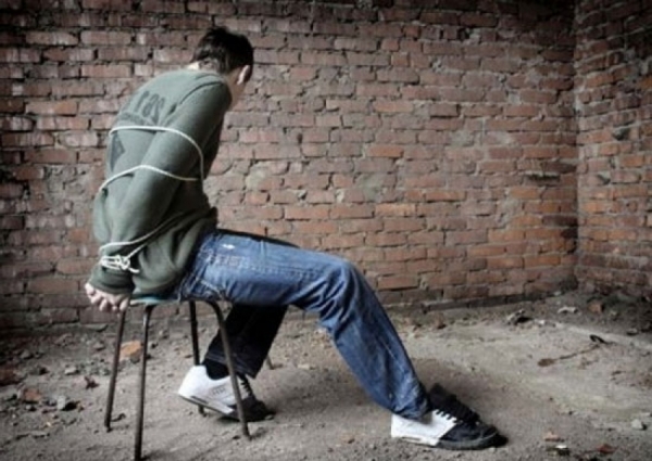 Группа харьковчан похитилa иностранца