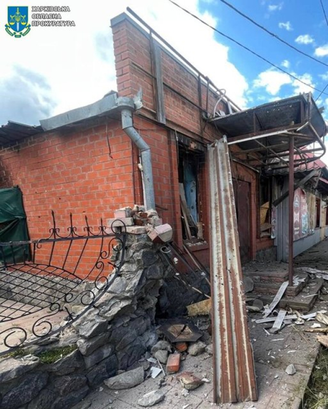 В Старом Салтове вражеский дрон ранил местного жителя