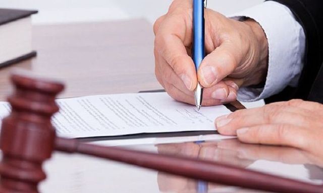 Пенсионеру из Изюма суд запретил работать в госструктурах