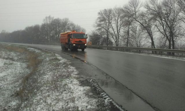 Переждать непогоду – 10 стоянок создано в области для транспортных средств