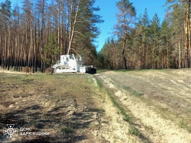 В Изюмском районе на противотанковой мине подорвалась машина для разминирования