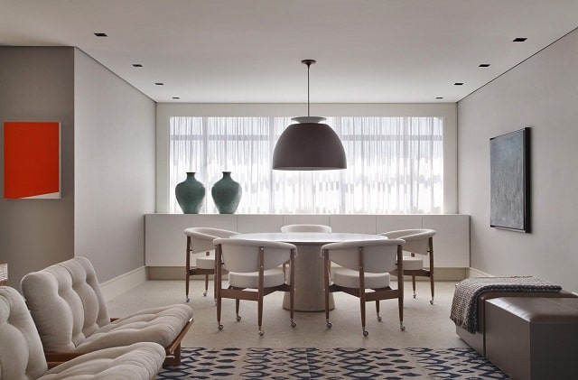 Сатиновые натяжные потолки: что это такое, плюсы и минусы