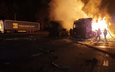 На АЗС в Холодногорском районе взорвался газ – сгорели две фуры (видео)