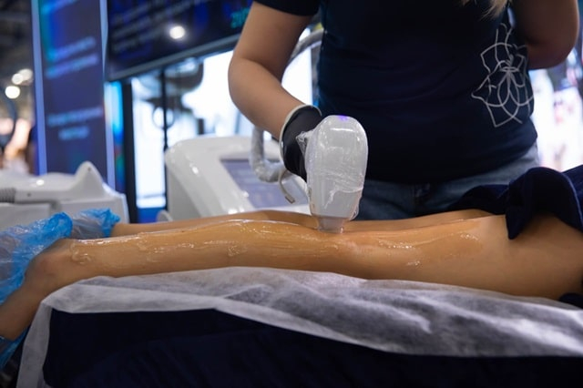 Диодный трехволновой лазер и неодимовый лазер для удаления татуировок