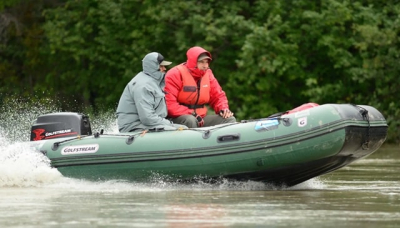 Как выбрать мотор для резиновой (ПВХ) лодки: мощность, вес, винт, транцевая высота