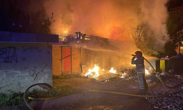 Жительница Чугуева подозревается в поджоге шести гаражей