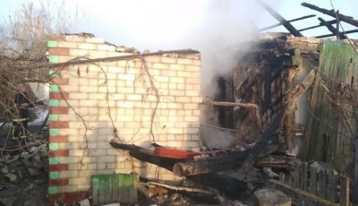 Во время пожара в своем доме едва не погиб мужчина