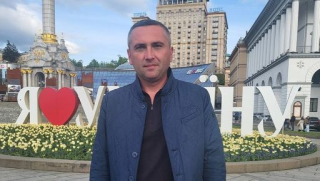 Самый активный староста не вернулся из заграничной командировки