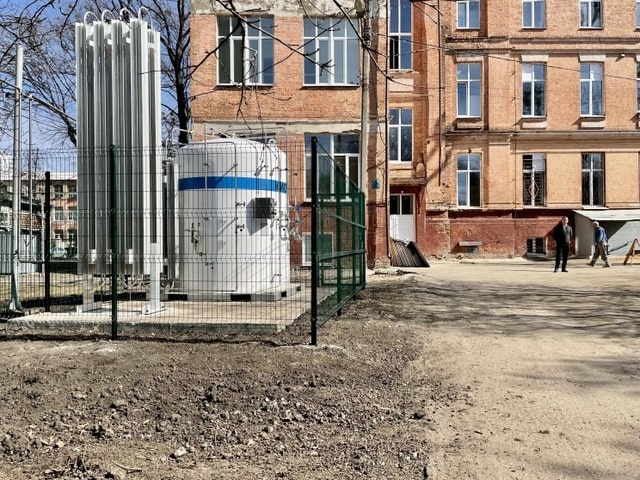 5-тонную бочку с кислородом установили на территории областной больницы