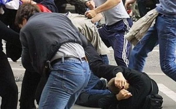 Сотрудник милиции и двое патрульных учинили драку