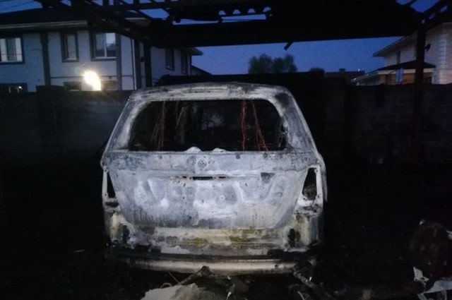 В Харькове пожар в авто едва не перебросился на жилой дом