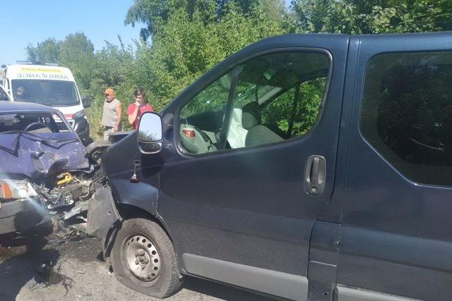 ДТП в Дергачевском районе – 19-летнего водителя зажало в машине