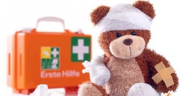 Школьников учили оказывать первую помощь