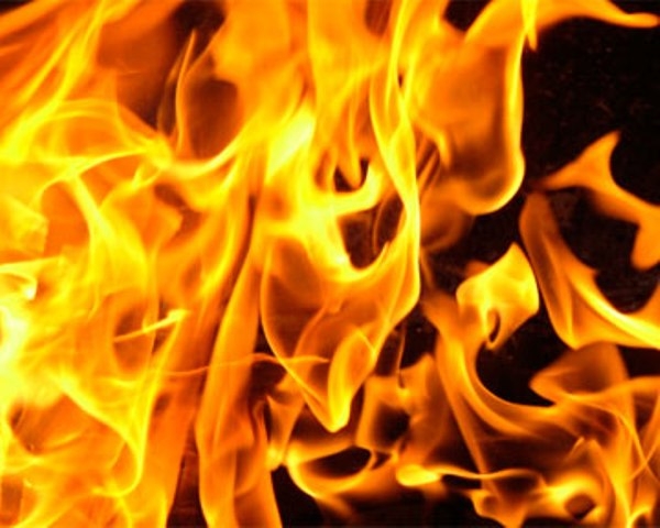 Дети устроили пожар у себя дома