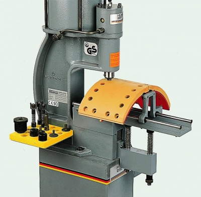 Заклёпочник пневматический для клёпки тормозных накладок: что это и как работает