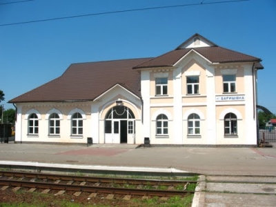 Под Киевом блокируют поезда на Харьков