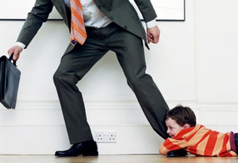 Харьковчане, имеющие долги по выплате алиментов, не могут выехать за границу и управлять авто