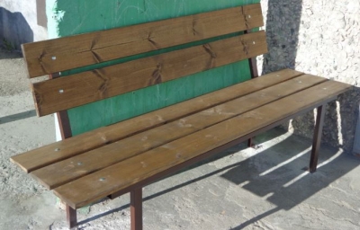 Стало известно, чье тело нашли на лавочке в областном центре