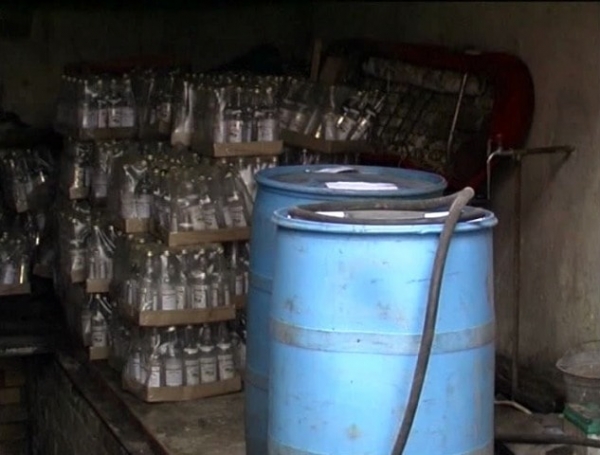 Метанол для харьковской "паленой водки", убившей 40 человек, доставляли из России