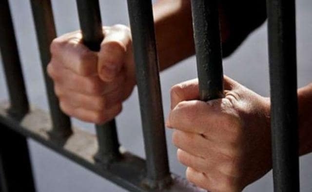 Вор и убийца проведет за решеткой 14 лет