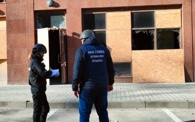 Россияне ударили по центру Харькова - пострадали работники предприятия