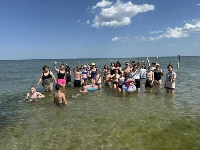 Золочевская громада отправила детей военнослужащих на отдых в Одесскую область