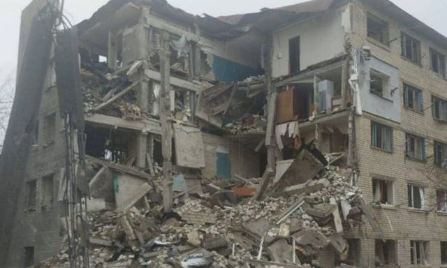 В Ковшаровке погибли три человека – авиабомба попала в подъезд 5-этажного дома