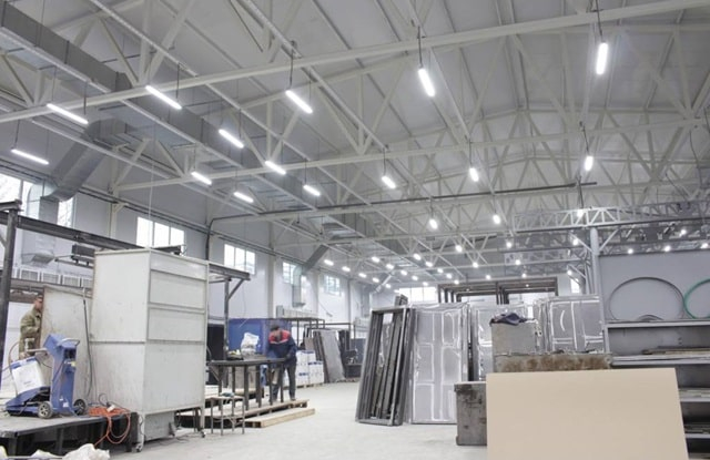 Промислові світильники: види та особливості, як вибрати