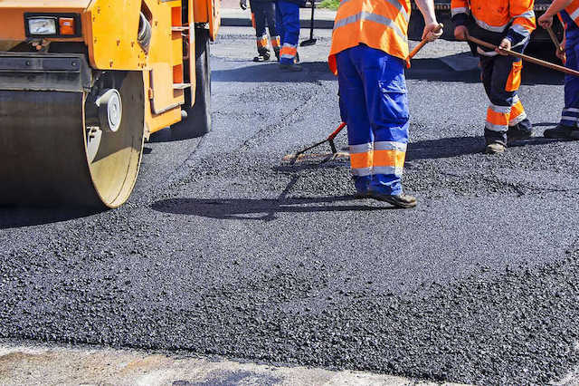 Война причинила дорожному хозяйству Харькова ущерб на сумму до 15-ти млрд гривен