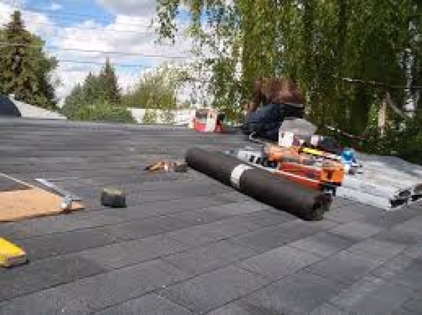 Продолжается ремонт кровель учебных заведений