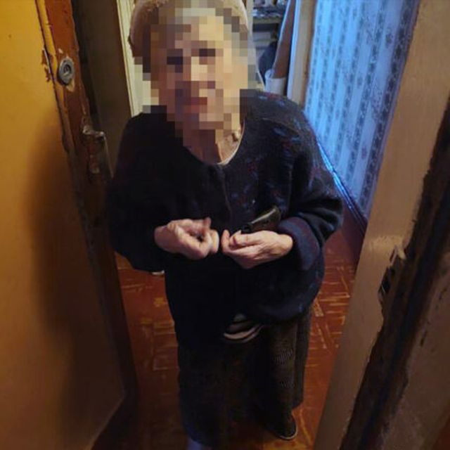 Патрульные полицейские пришли на помощь 85-летней женщине