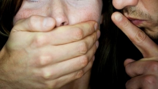 Жительница Нововодолажского района заявила о похищении и изнасиловании дочери