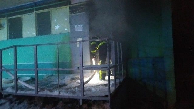 В Люботине горел продуктовый магазин, пострадавших нет