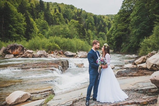 Що варто врахувати для весілля в Карпатах