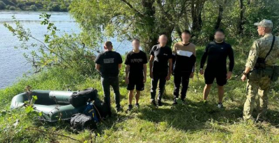 Задержаны трое мужчин, планировавшие перебраться за границу на резиновой лодке