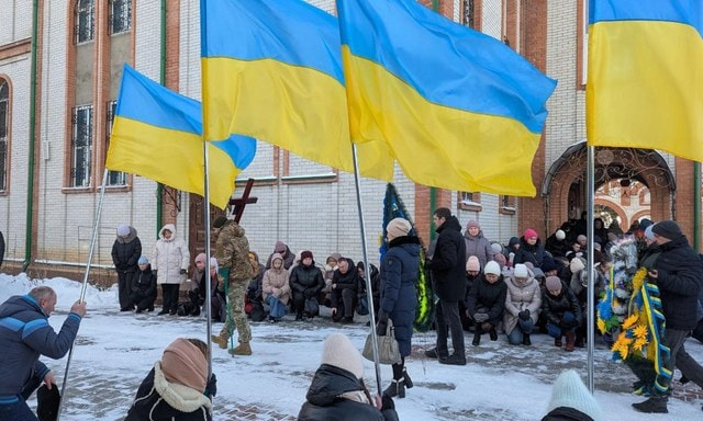 В Златополье в последний путь проводили защитника Украины