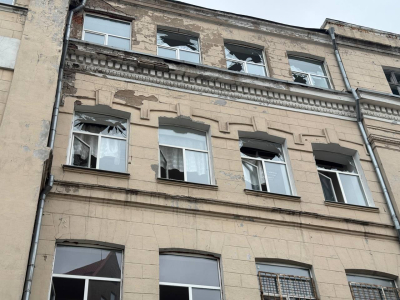 Харьков атаковали вражеские беспилотники выбиты окна в домах и общежитиях