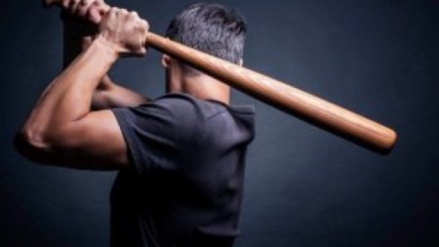 Не покормила собак: житель Дергачевского района жестоко расправился с женщиной