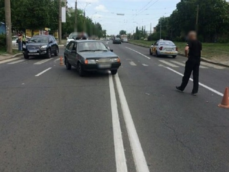 В Харькове автомобиль сбил человека на «зебре» (фото)