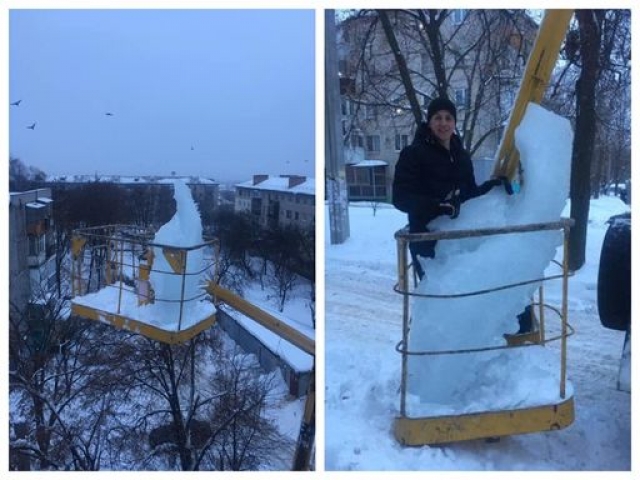 С харьковских многоэтажек снимают 100-килограммовые ледяные глыбы (фото)