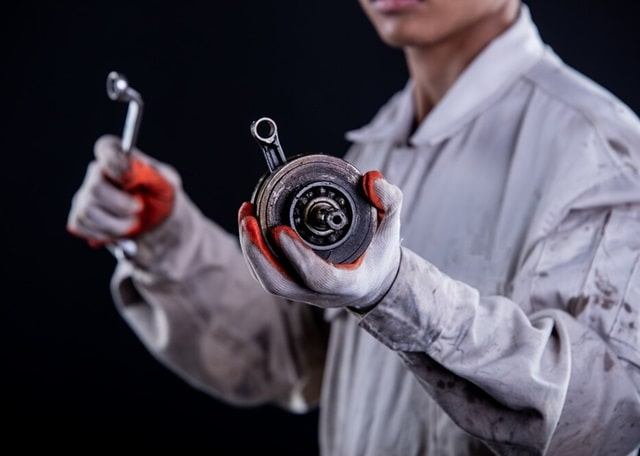 Запасные части для BMW: преимущества покупки на авторазборке