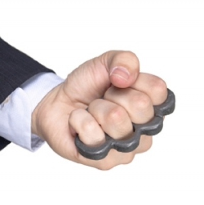 Бывший заключенный разгуливал с кастетом