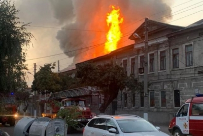 Во время пожара в старинном доме погибли два человека