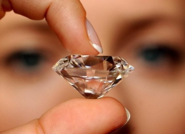 Как отличить настоящий бриллиант от подделки в домашних условиях