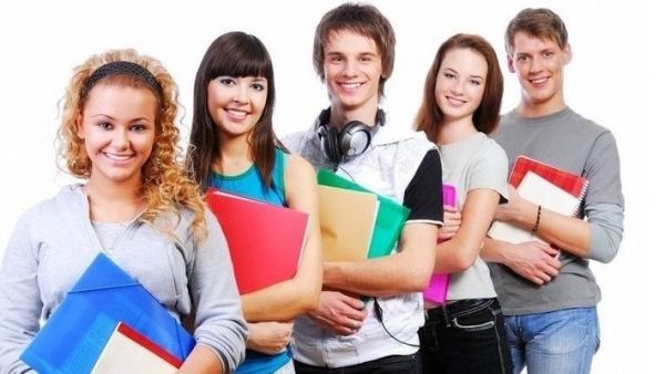 Детям-сиротам вручили путевки госсодержания