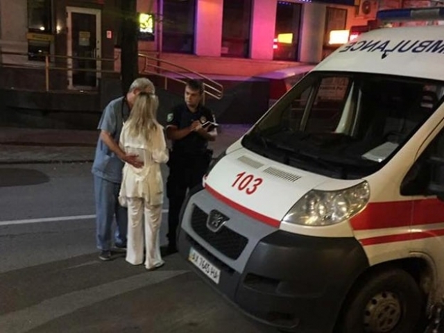 В центре Харькова горожане спасли молодую особу от агрессивного жениха-иностранца